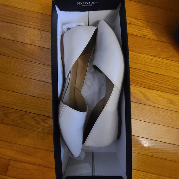 Naturalizer Samantha Flat Cream shoes - Picture 2 of 6